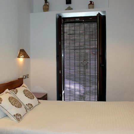 Hostal Extramuros Conil De La Frontera Exterior photo