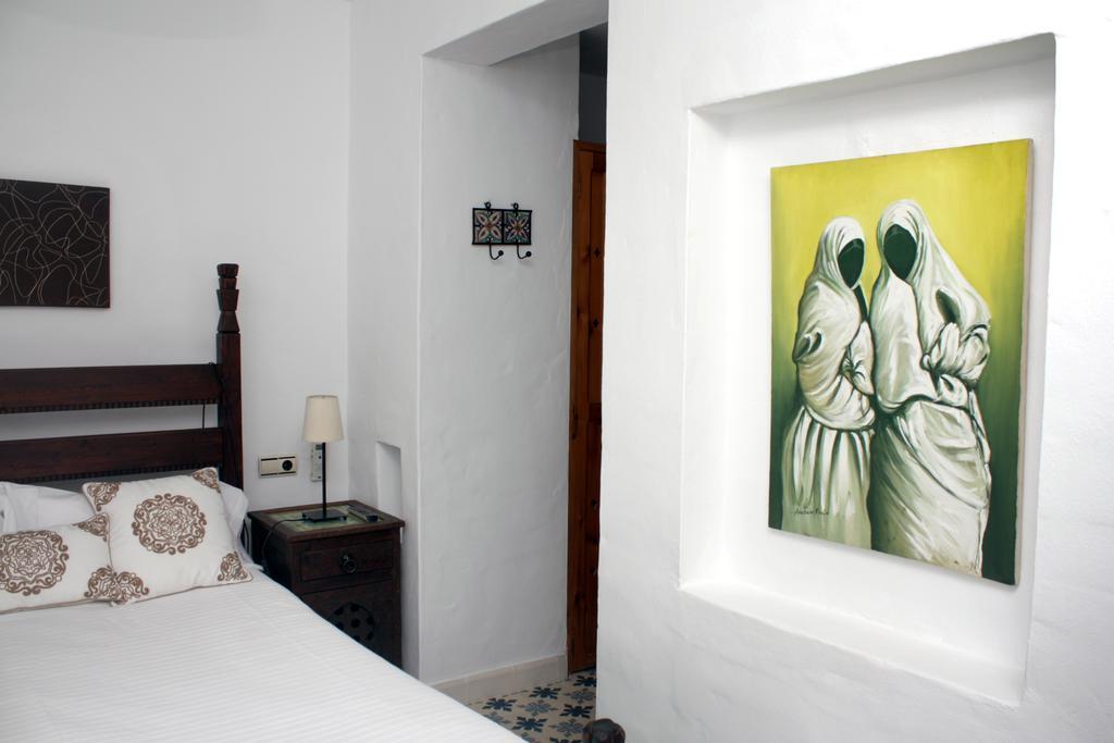 Hostal Extramuros Conil De La Frontera Exterior photo