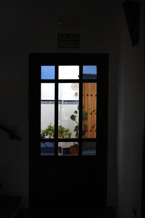 Hostal Extramuros Conil De La Frontera Exterior photo